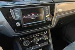 vihreä Volkswagen Touran 2016 kuva 17.