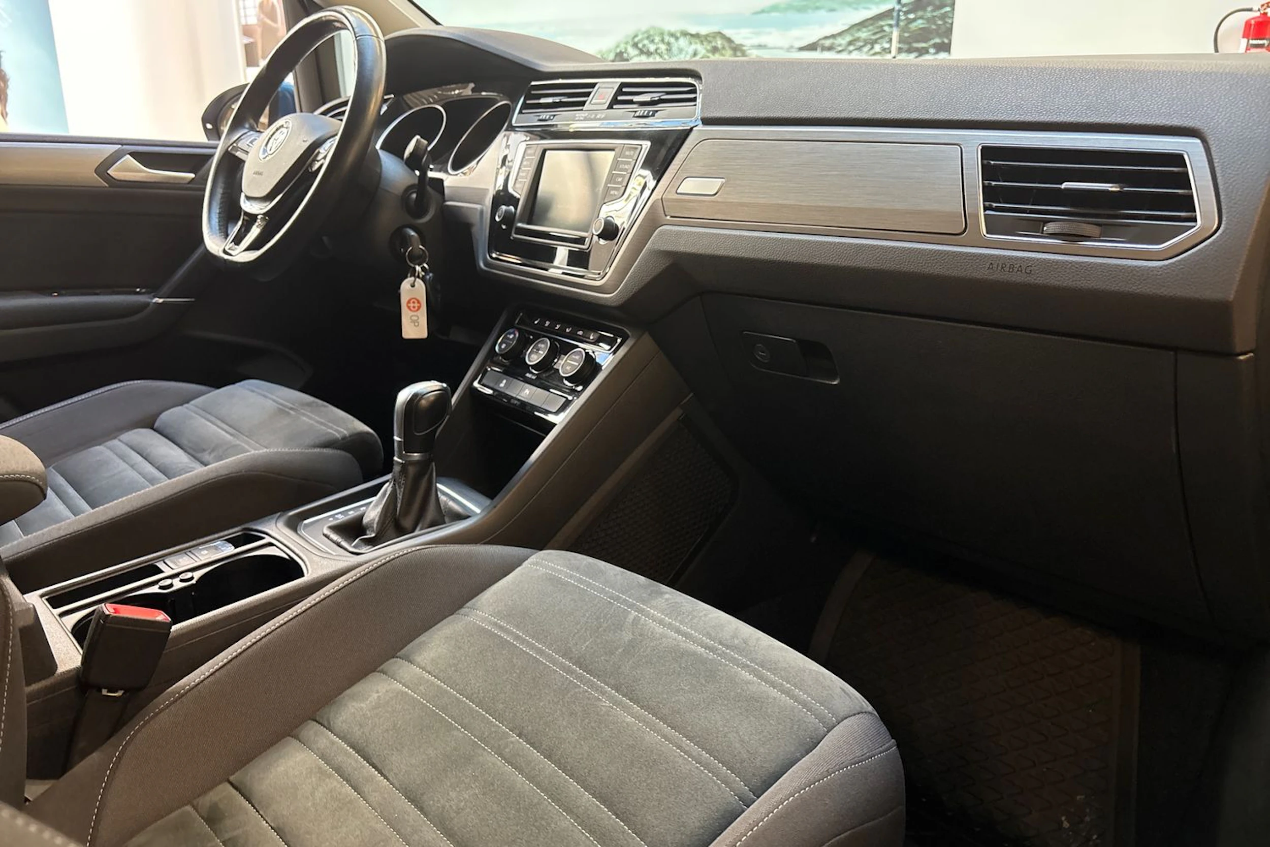 vihreä Volkswagen Touran 2016 kuva 20.