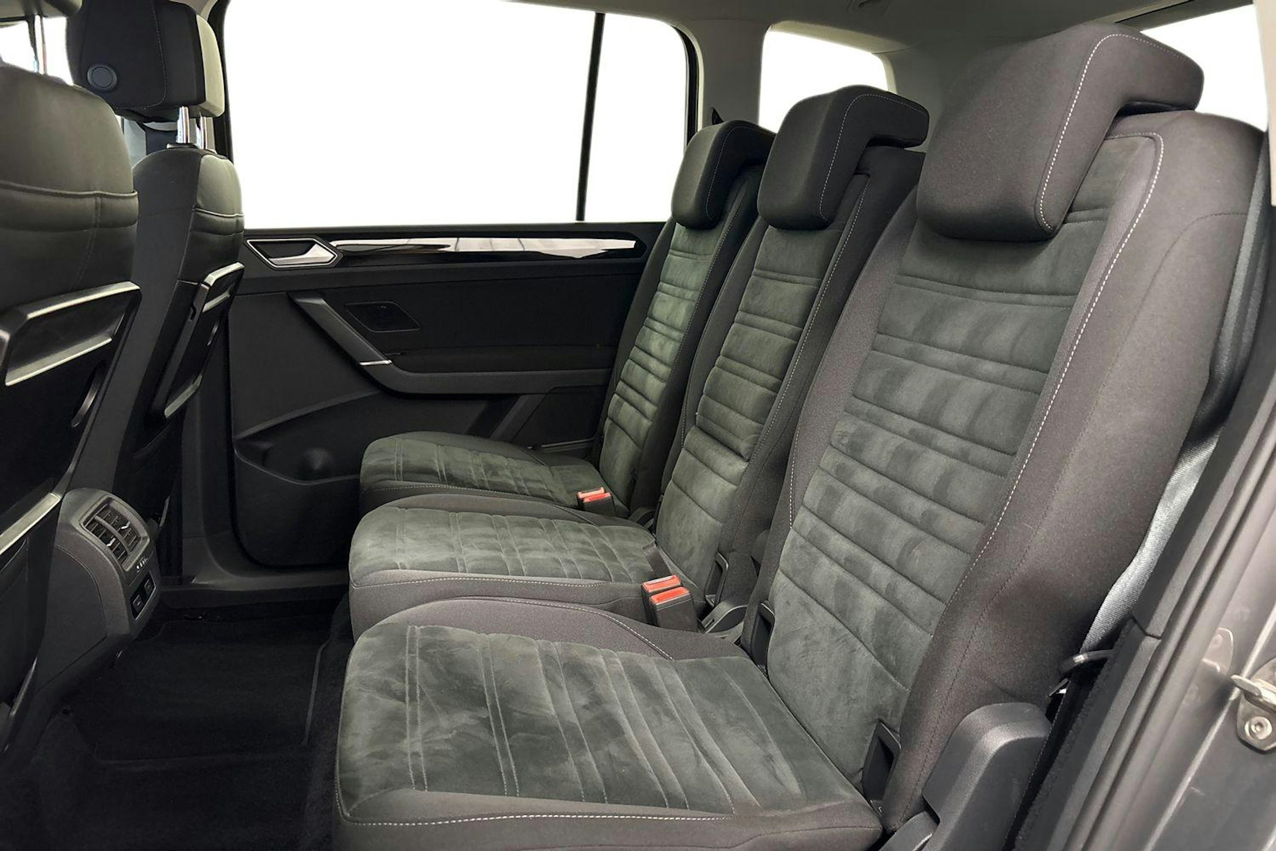 Harmaa Volkswagen TOURAN 2016 kuva 10.