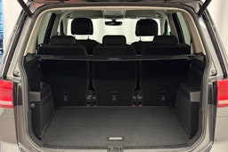 Harmaa Volkswagen TOURAN 2016 kuva 26.