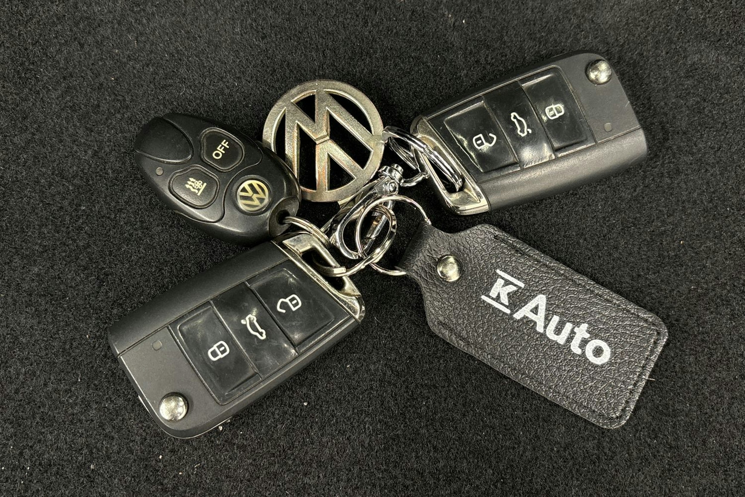 Harmaa Volkswagen TOURAN 2016 kuva 29.