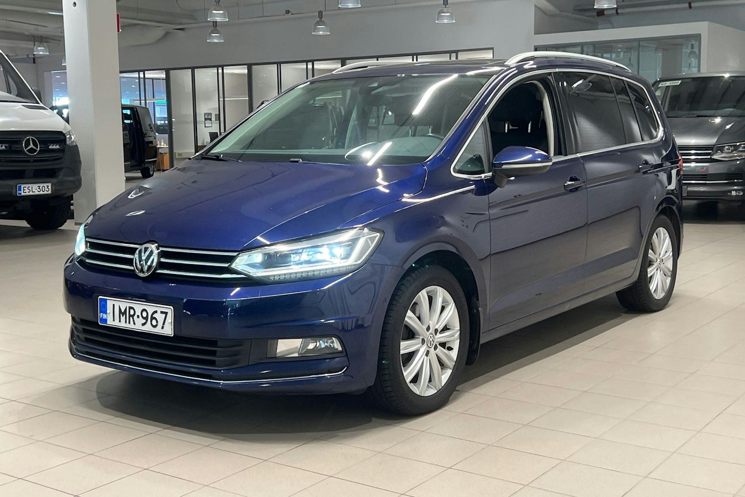 met. sininen Volkswagen Touran 2016 kuva 15.