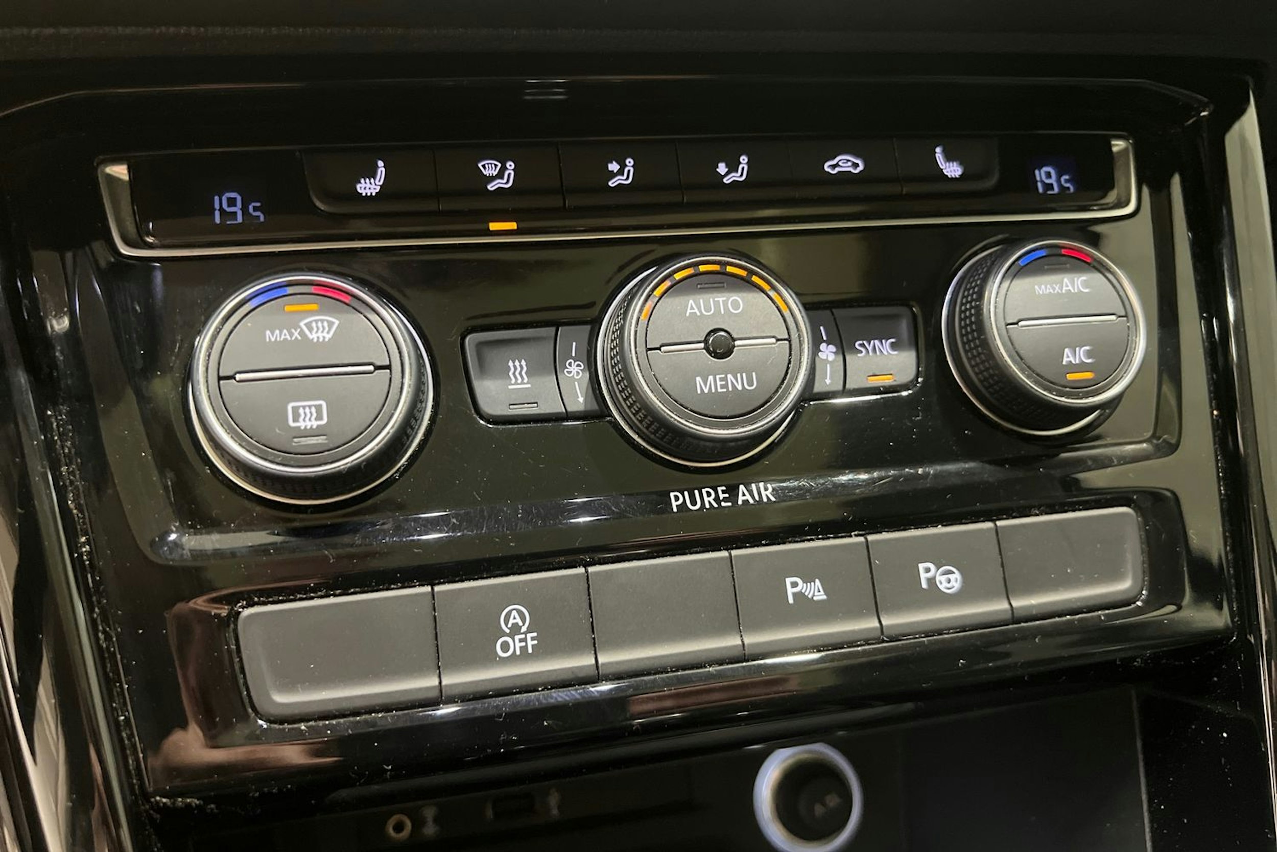 met. sininen Volkswagen Touran 2016 kuva 18.