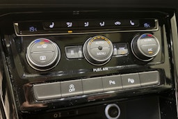 met. sininen Volkswagen Touran 2016 kuva 18.