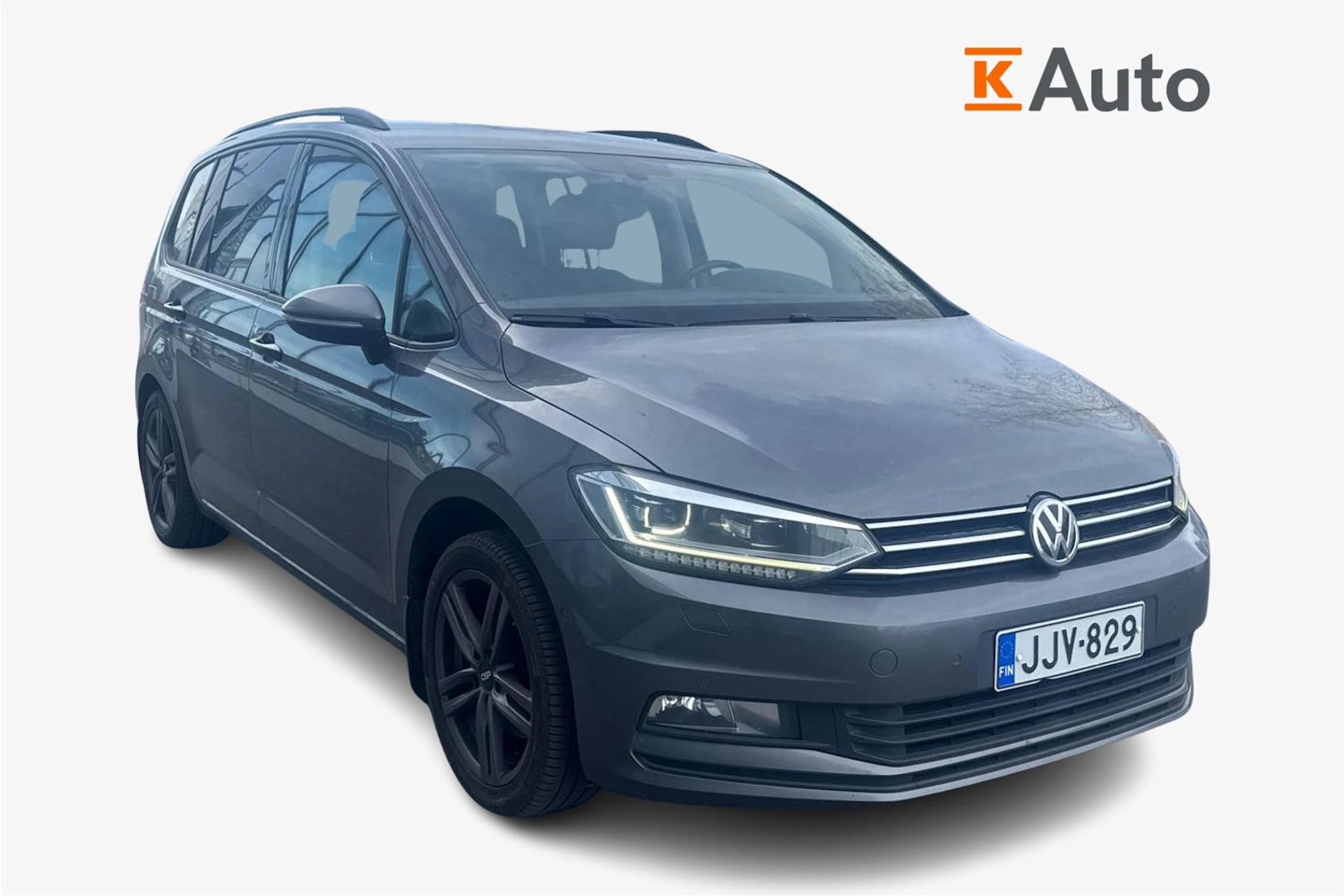 harmaa Volkswagen Touran 2016 kuva 1.