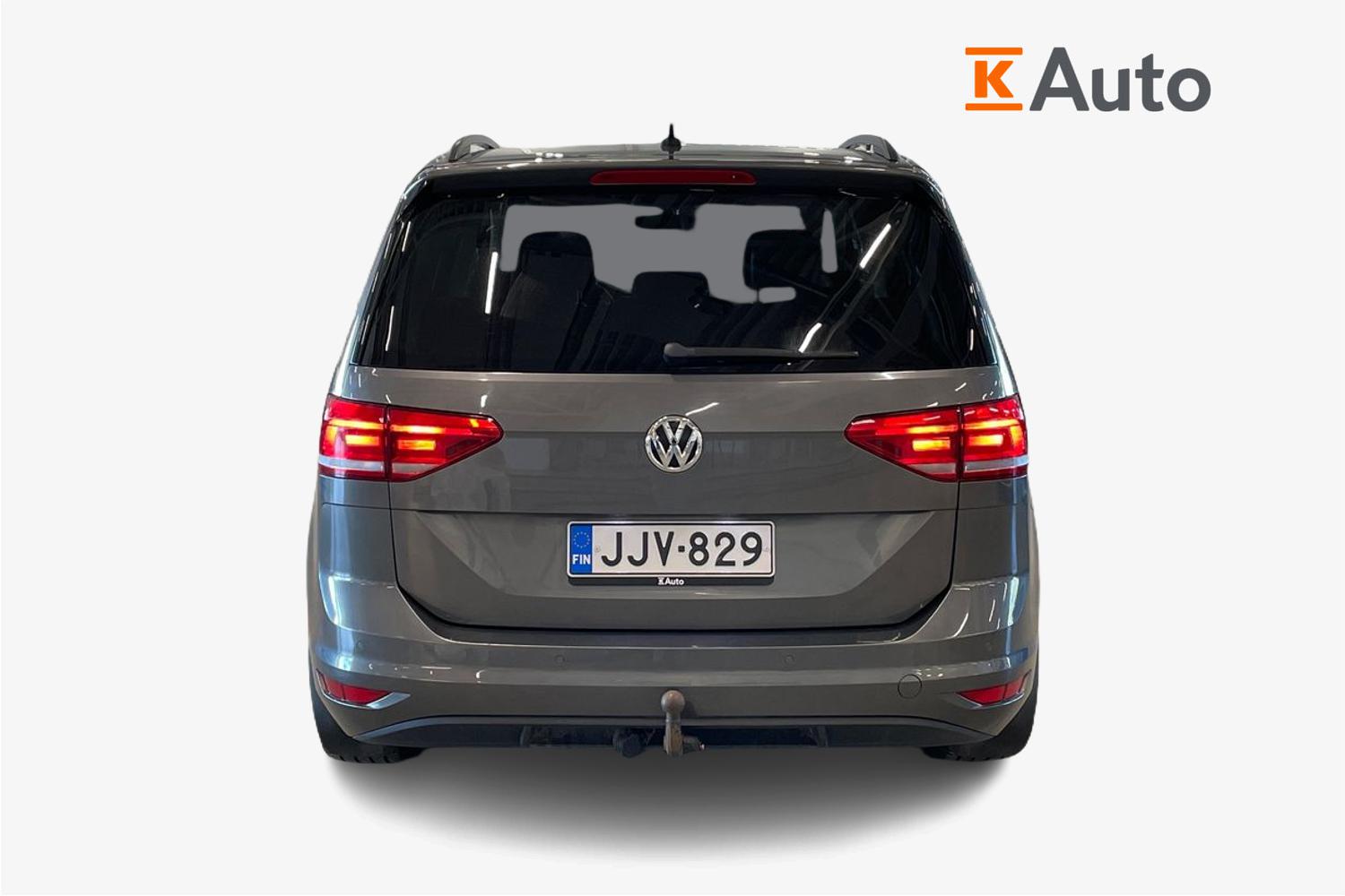Volkswagen Touran 2016, kuva 3/3