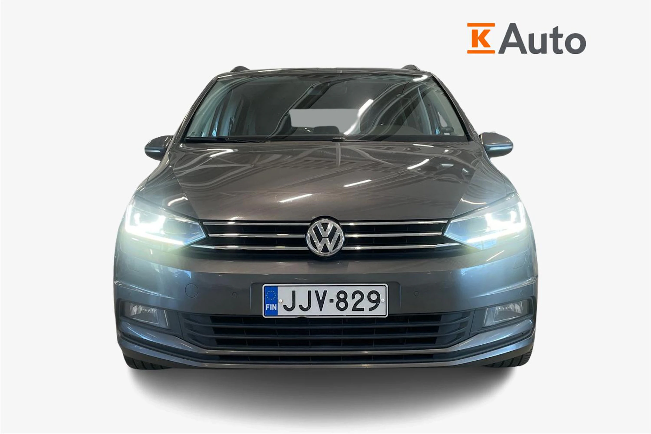 harmaa Volkswagen Touran 2016 kuva 4.
