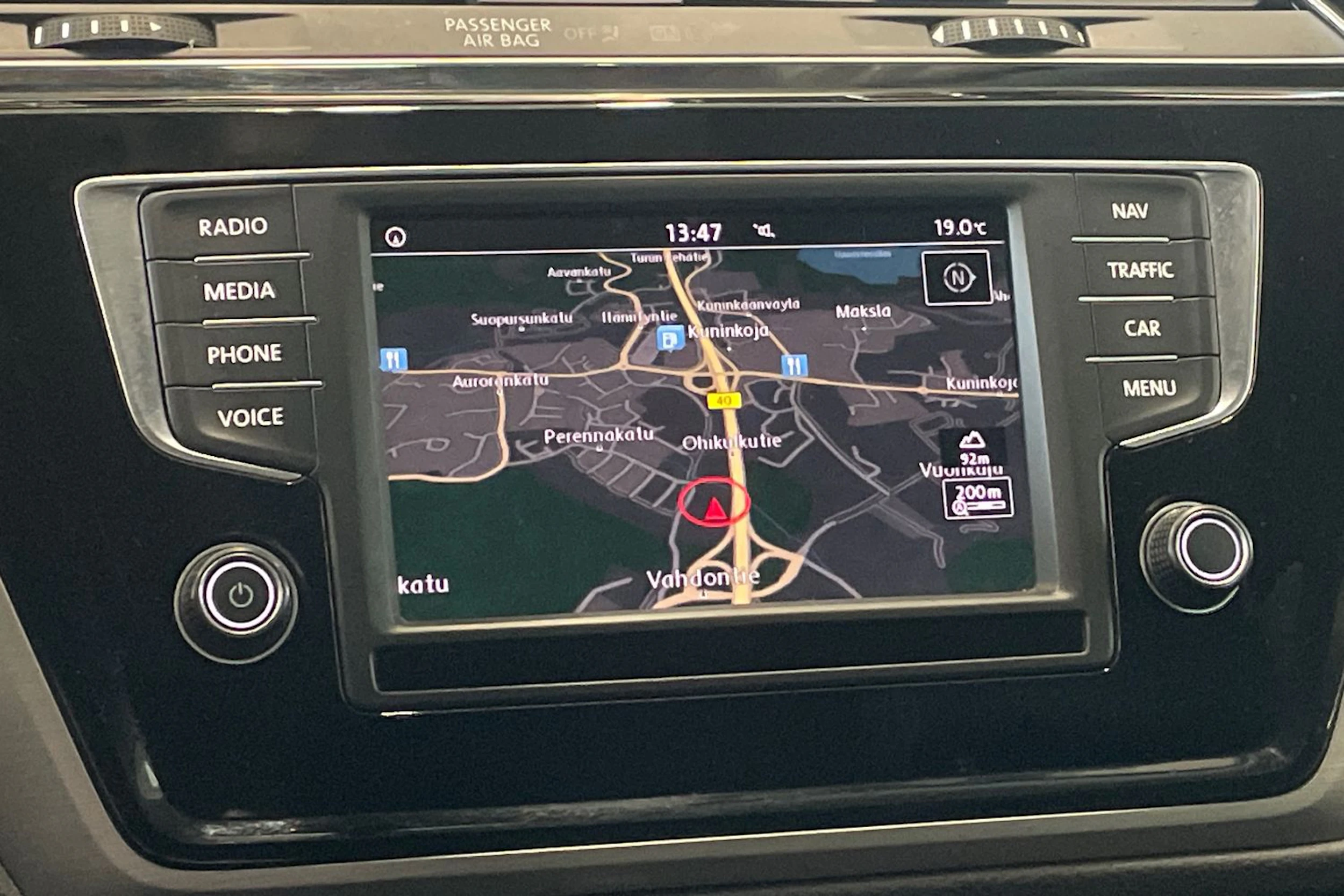 harmaa Volkswagen Touran 2016 kuva 19.