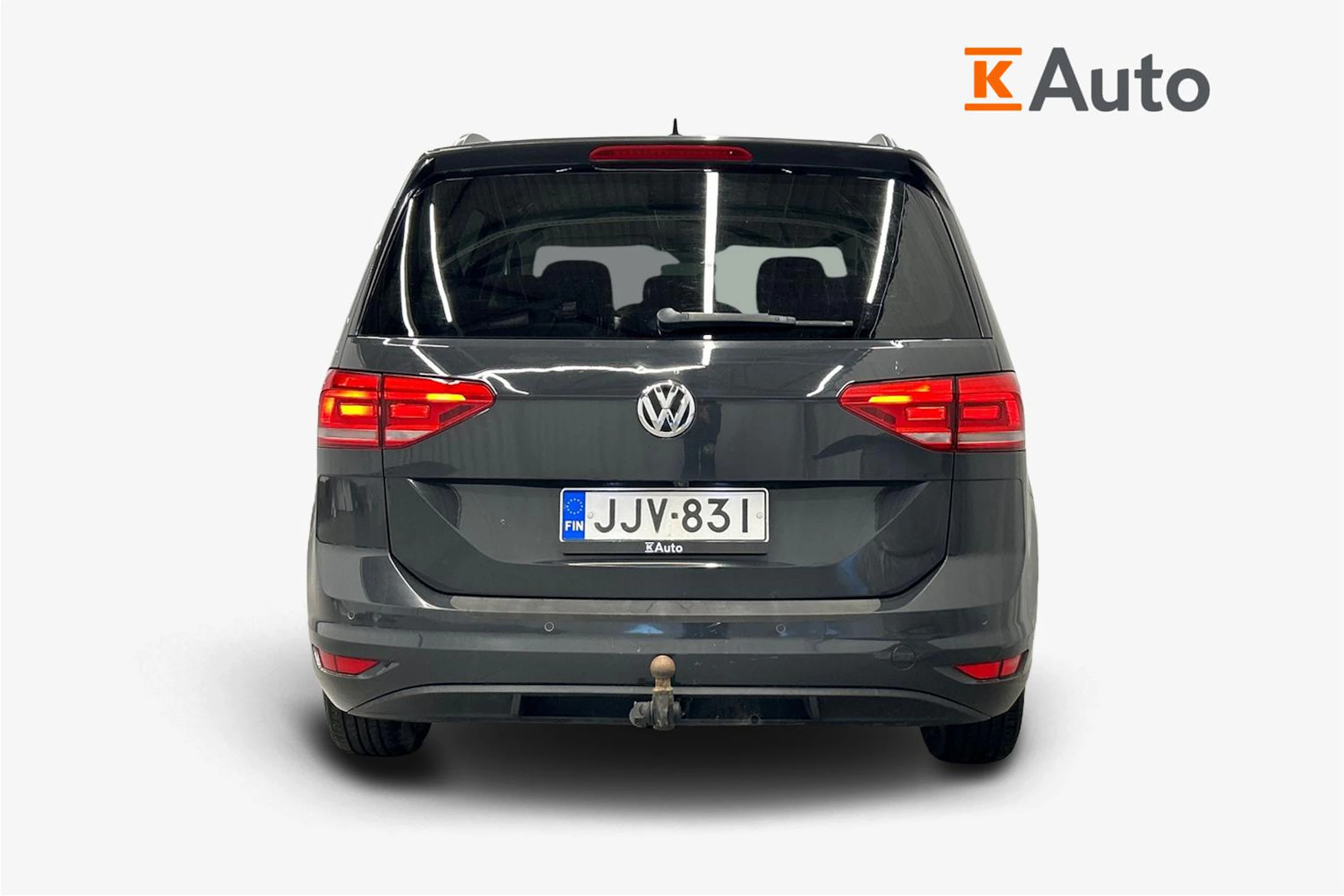 harmaa Volkswagen Touran 2016 kuva 3.