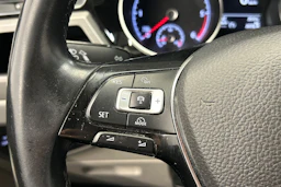 harmaa Volkswagen Touran 2016 kuva 20.