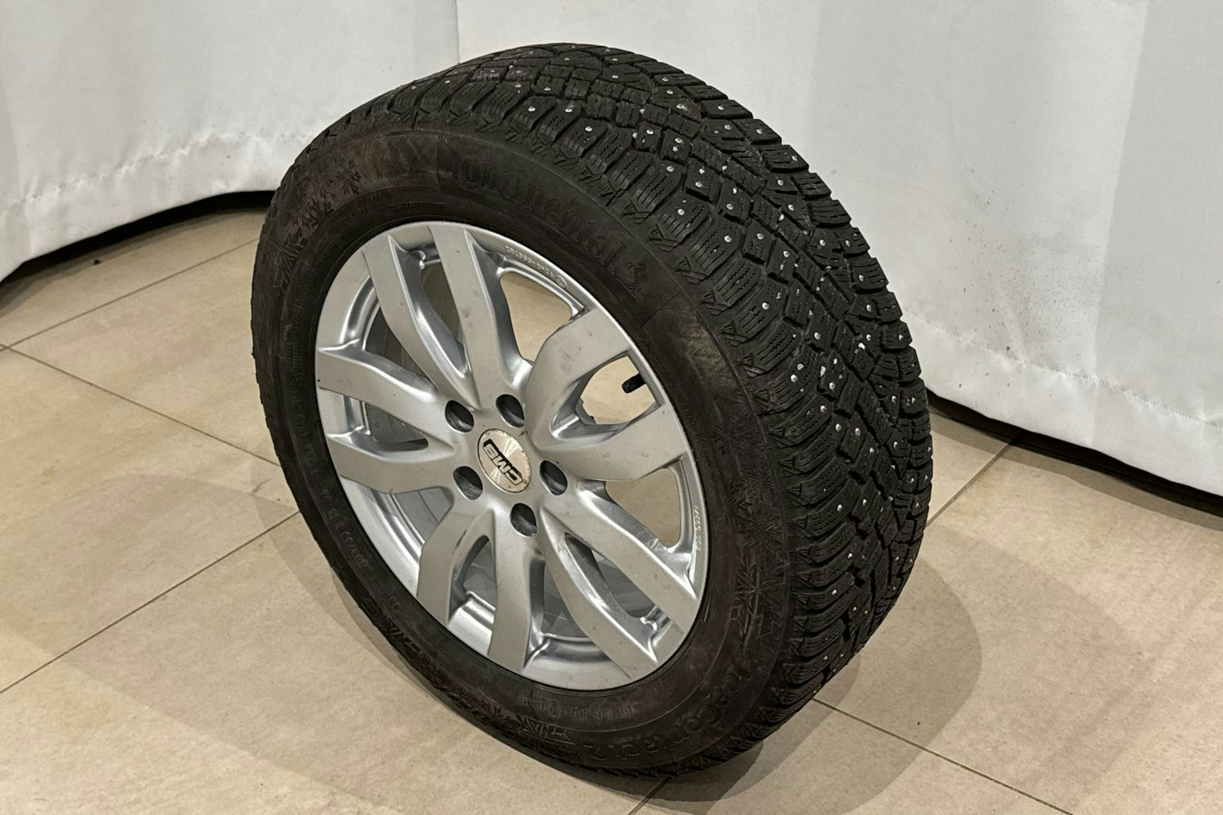 valkoinen Volkswagen Touran 2016 kuva 14.