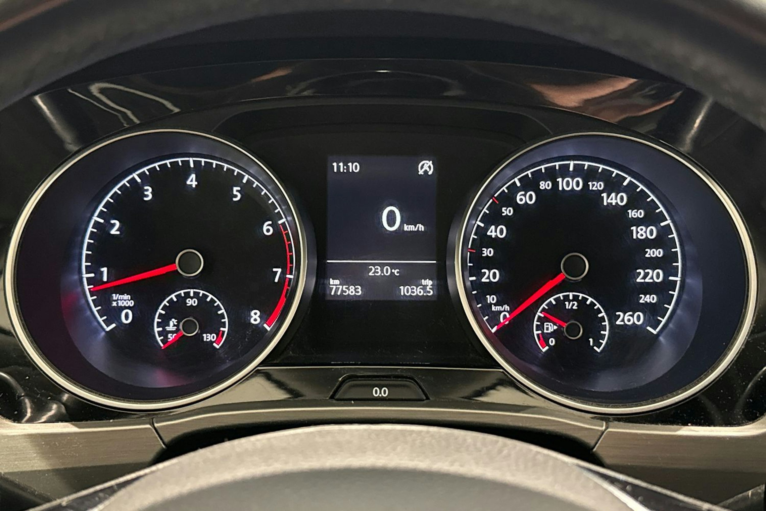 valkoinen Volkswagen Touran 2016 kuva 18.