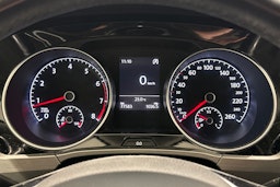 valkoinen Volkswagen Touran 2016 kuva 18.