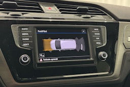 valkoinen Volkswagen Touran 2016 kuva 19.