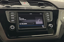 valkoinen Volkswagen Touran 2016 kuva 21.