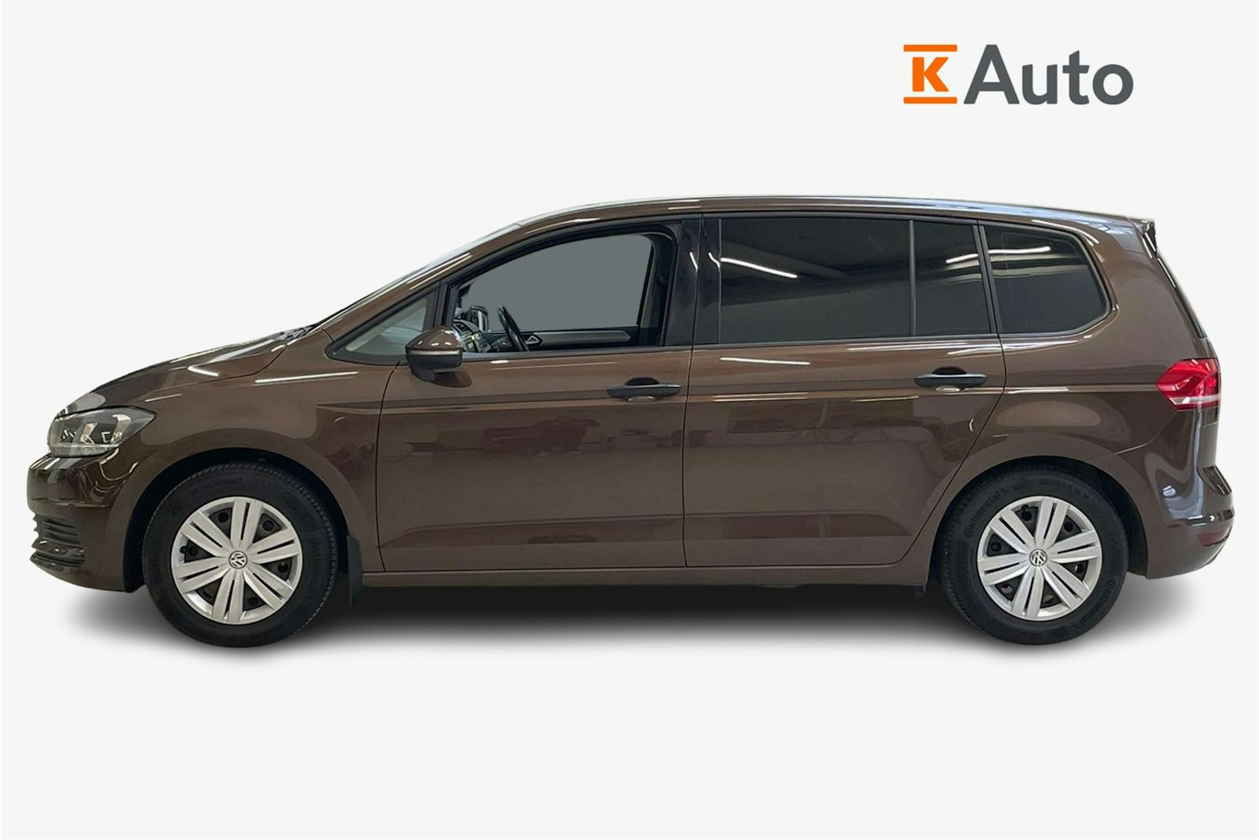 ruskea (beige) Volkswagen Touran 2016 kuva 6.