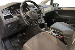 ruskea (beige) Volkswagen Touran 2016 kuva 7.