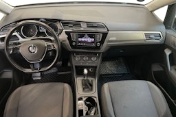 ruskea (beige) Volkswagen Touran 2016 kuva 9.