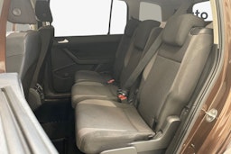 ruskea (beige) Volkswagen Touran 2016 kuva 11.