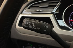 ruskea (beige) Volkswagen Touran 2016 kuva 20.