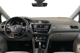 ruskea (beige) Volkswagen Touran 2016 kuva 7.