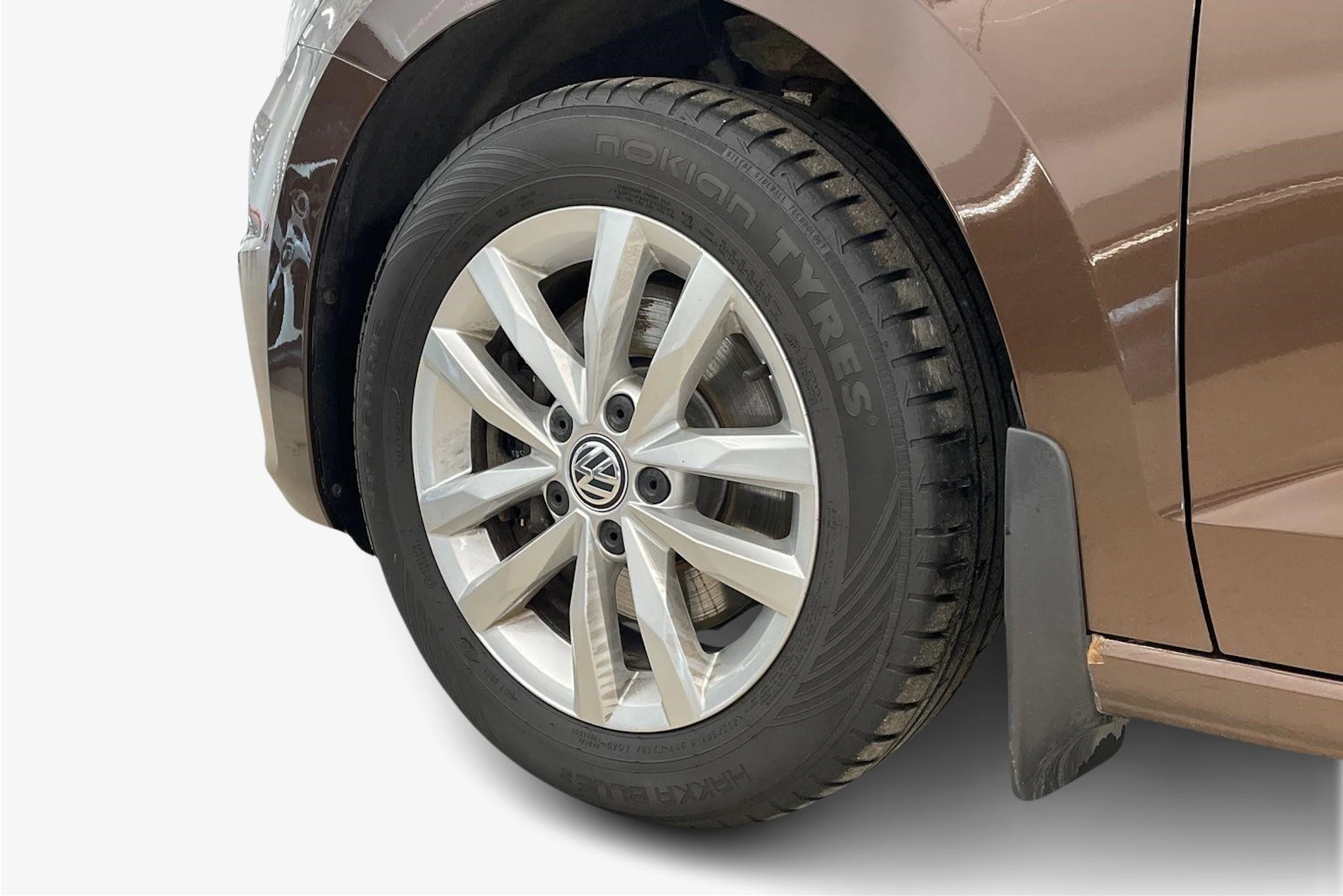 ruskea (beige) Volkswagen Touran 2016 kuva 9.