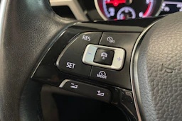 ruskea (beige) Volkswagen Touran 2016 kuva 14.