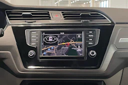 ruskea (beige) Volkswagen Touran 2016 kuva 17.