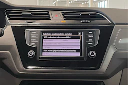 ruskea (beige) Volkswagen Touran 2016 kuva 18.