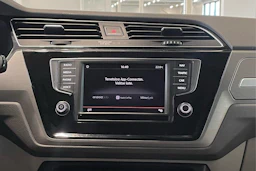 ruskea (beige) Volkswagen Touran 2016 kuva 22.