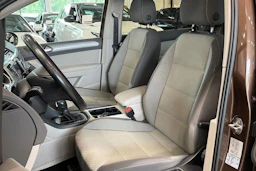 ruskea (beige) Volkswagen Touran 2016 kuva 26.