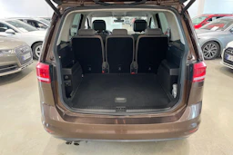 ruskea (beige) Volkswagen Touran 2016 kuva 29.