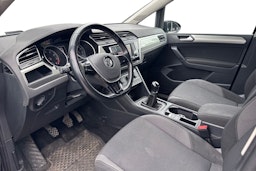 musta Volkswagen Touran 2016 kuva 3.