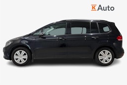musta Volkswagen Touran 2016 kuva 6.