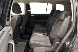 musta Volkswagen Touran 2016 kuva 10.