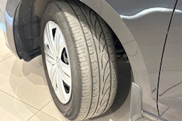musta Volkswagen Touran 2016 kuva 13.