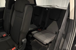 musta Volkswagen Touran 2016 kuva 15.