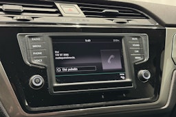 musta Volkswagen Touran 2016 kuva 23.