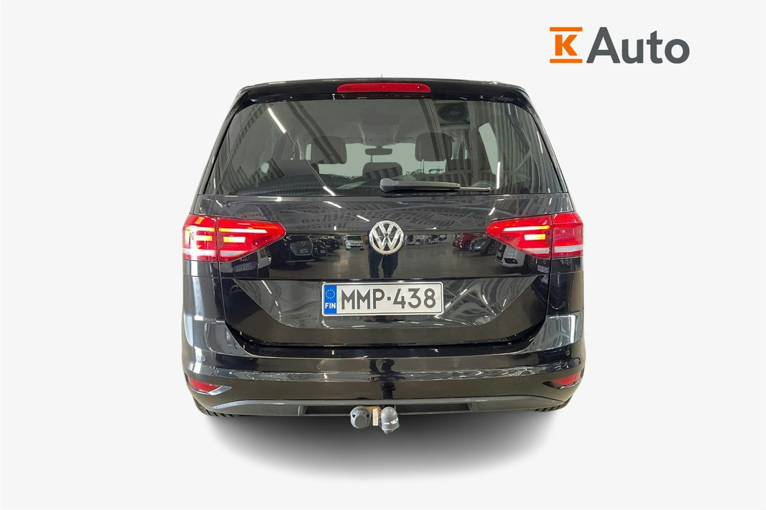 musta Volkswagen Touran 2016 kuva 3.
