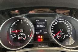musta Volkswagen Touran 2016 kuva 19.