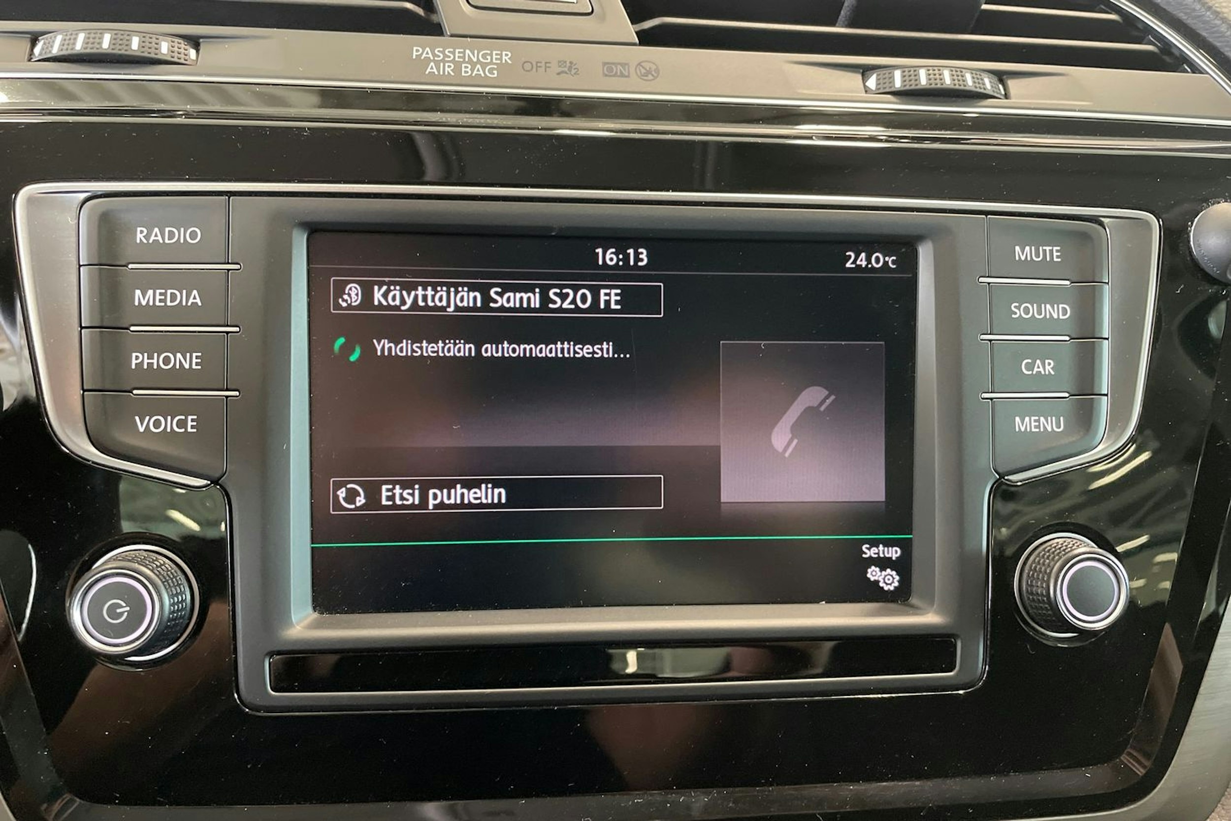 musta Volkswagen Touran 2016 kuva 24.