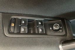 musta Volkswagen Touran 2016 kuva 30.