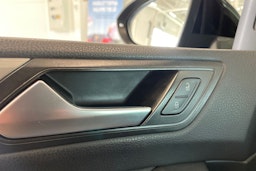 musta Volkswagen Touran 2016 kuva 31.