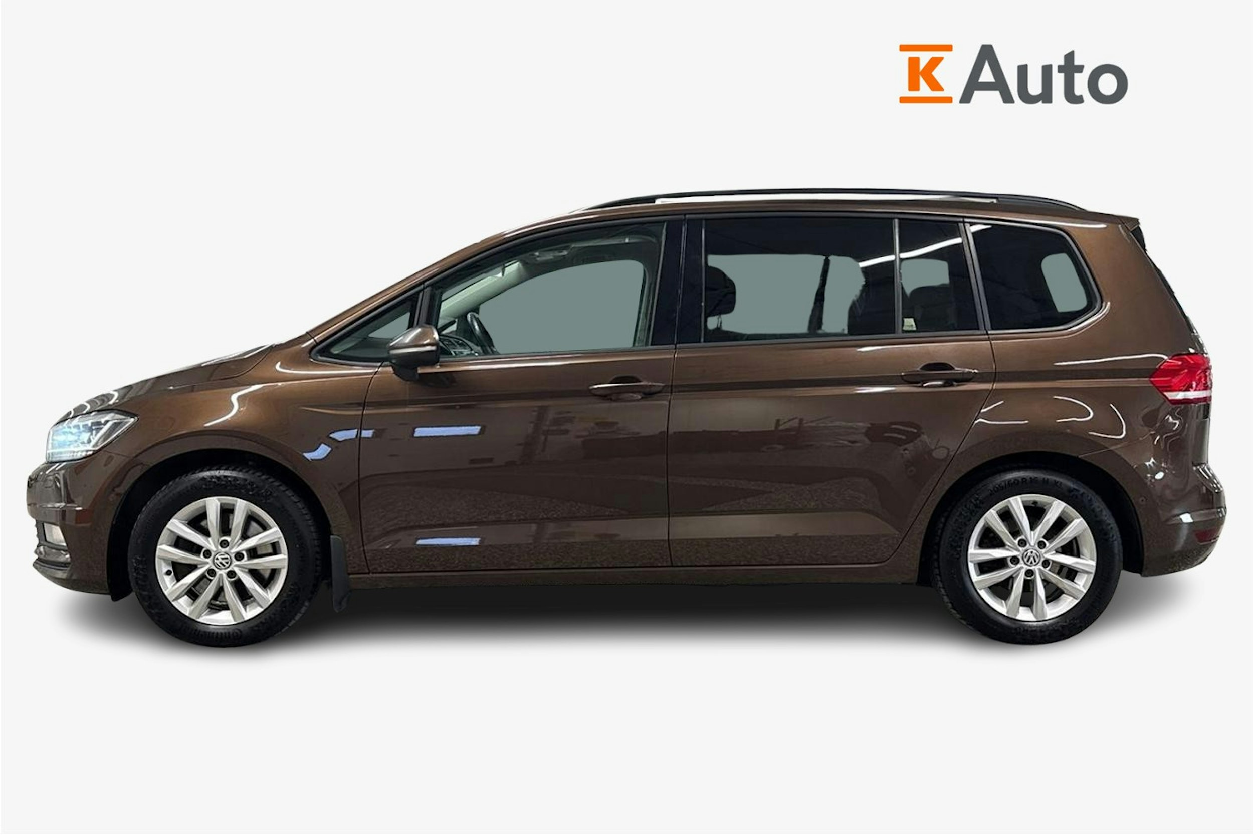 Ruskea (beige) Volkswagen TOURAN 2016 kuva 6.