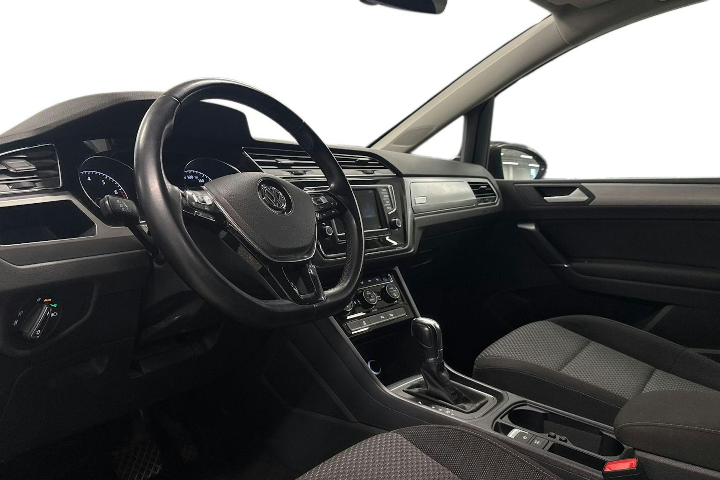 Ruskea (beige) Volkswagen TOURAN 2016 kuva 7.