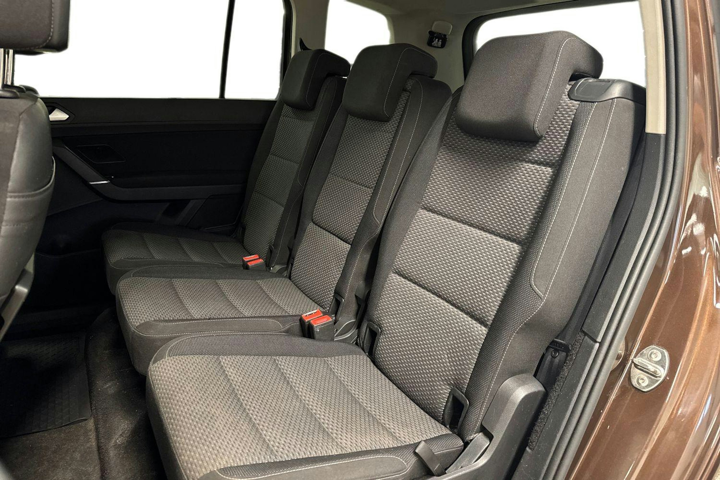 Ruskea (beige) Volkswagen TOURAN 2016 kuva 10.