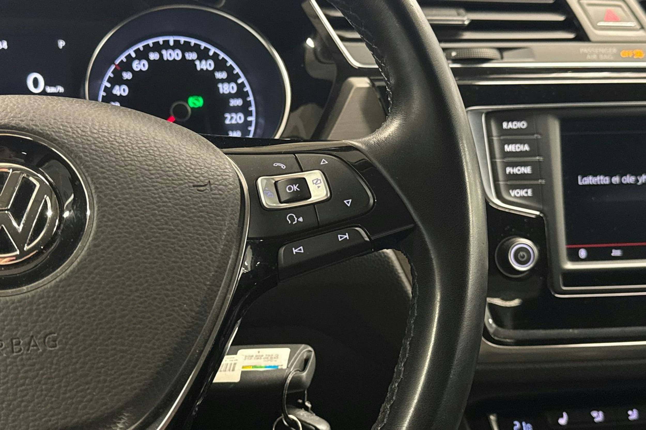 Ruskea (beige) Volkswagen TOURAN 2016 kuva 16.