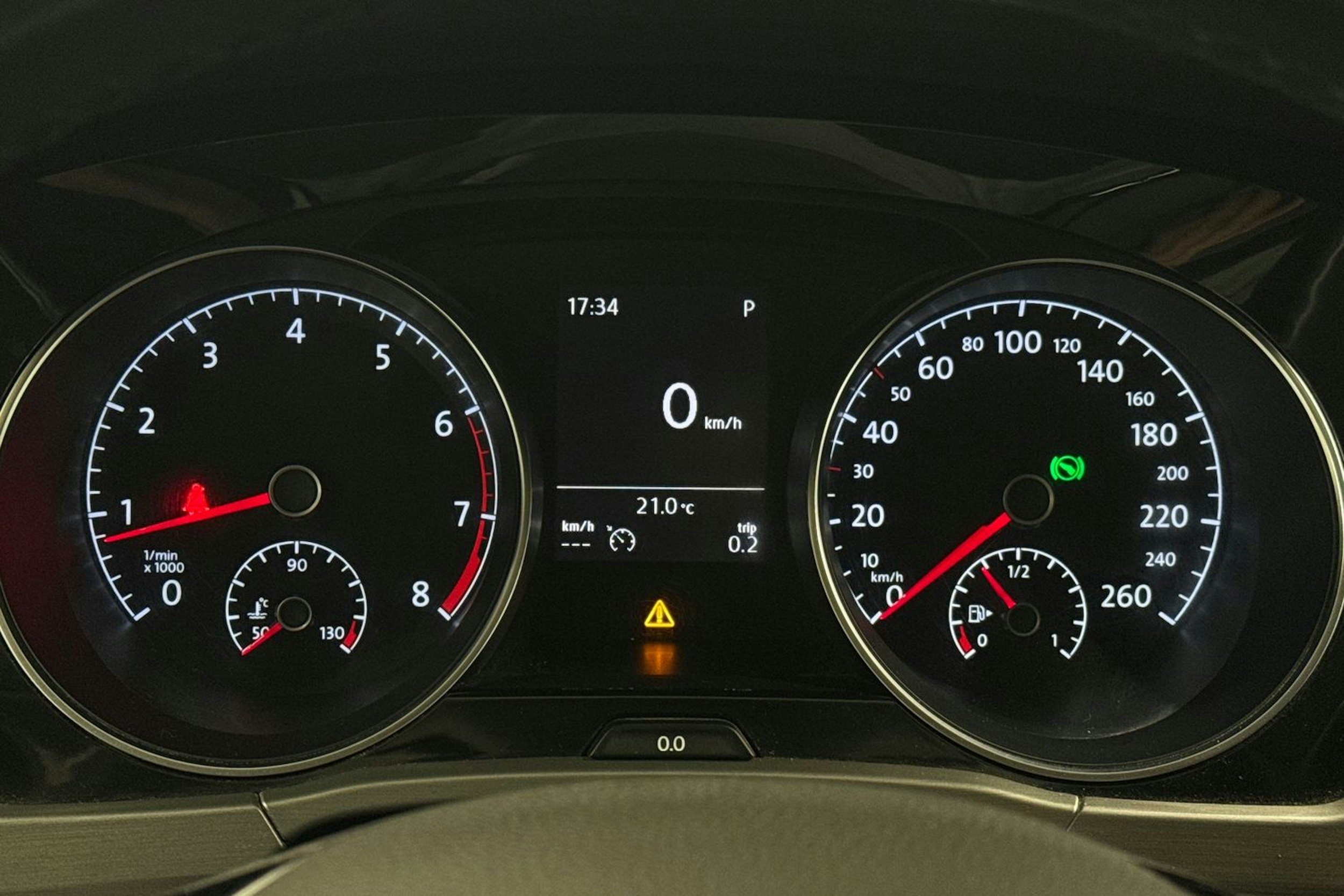 Ruskea (beige) Volkswagen TOURAN 2016 kuva 17.