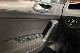Ruskea (beige) Volkswagen TOURAN 2016 kuva 18.