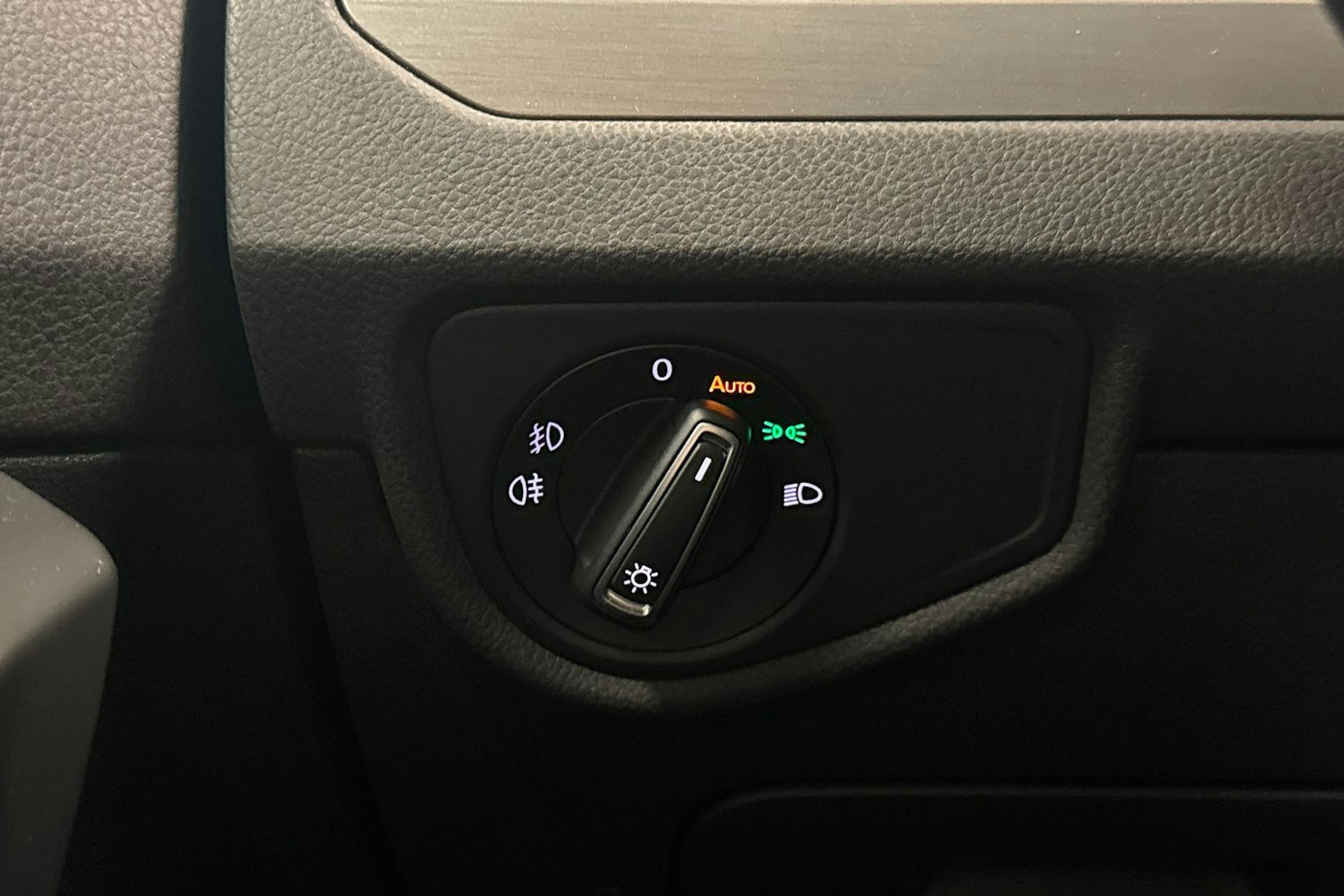 Ruskea (beige) Volkswagen TOURAN 2016 kuva 20.